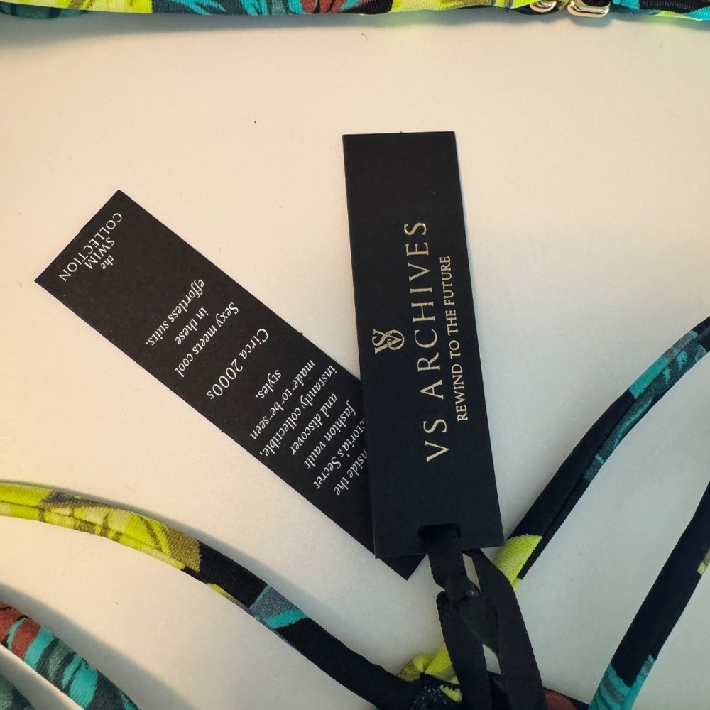 Victoria’s Secret Swim Bikini Set Brazilian Tropical Pattern Small, 32A NWT - Picture 7 of 12